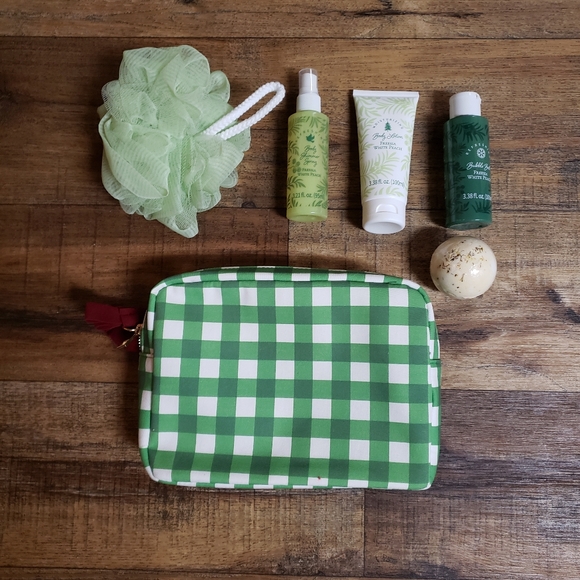 6 Piece Freesia White Peach  Bath & Body Care Set - Picture 3 of 4